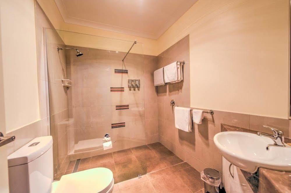 Swagsman Motel Miles ภายนอก รูปภาพ